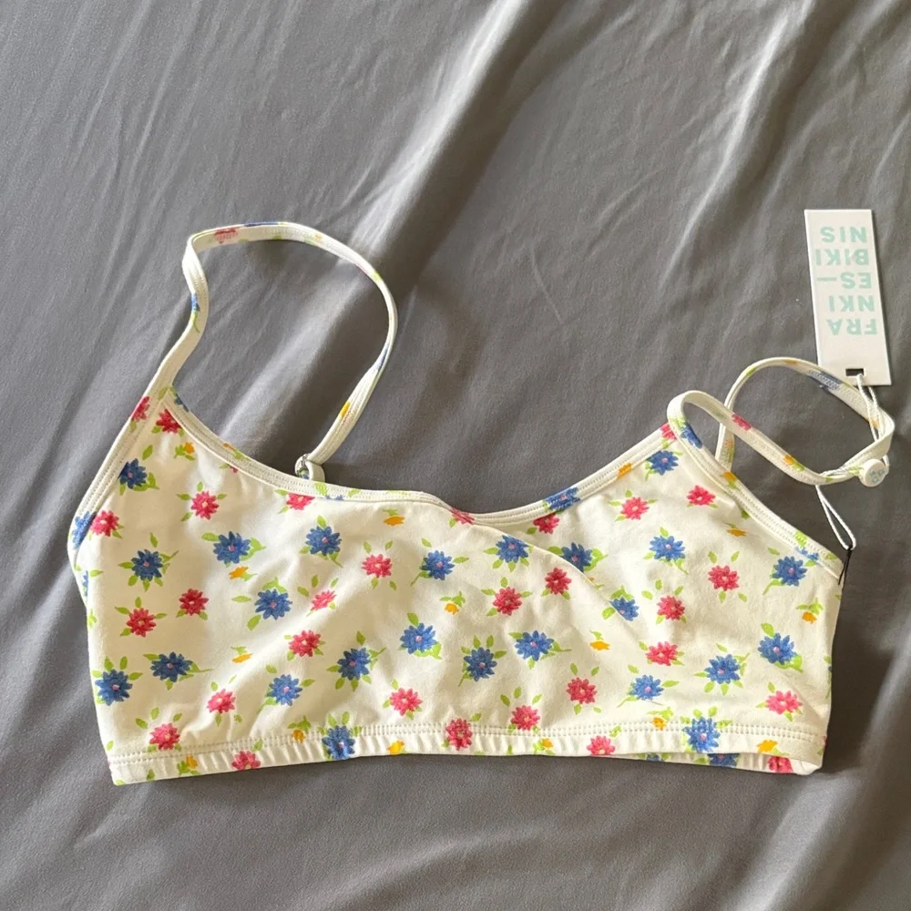 NWT FRANKIES BIKINIS Bay View Floral Bralette Bikini Top, Water Blossom, size M
